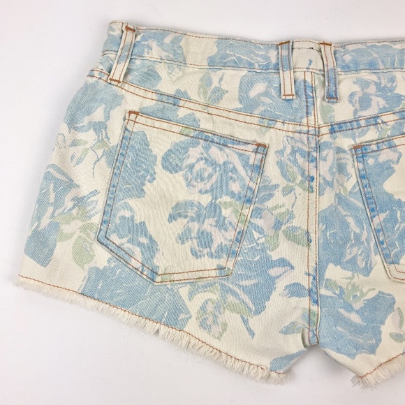 Current/Elliott The Boyfriend Short in 'Blue Rose' - Picture 11 of 16